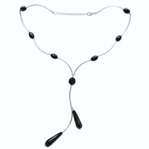 Silberhalskette mit facettierten Onyx-Steinen<br /><h4><span class="OYPEnA font-feature-liga-off font-feature-clig-off font-feature-calt-off text-decoration-none text-strikethrough-none">(925er Sterlingsilber & Onyx)</span></h4>