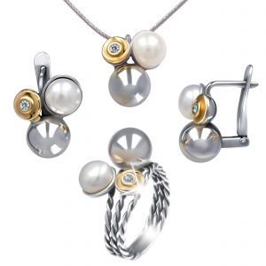 Schmuck-Set „Celestia“<br /><h4><span class="OYPEnA font-feature-liga-off font-feature-clig-off font-feature-calt-off text-decoration-none text-strikethrough-none">(925er Sterlingsilber, 9kt Gold, Cubic Zirkonia & echte Süßwasserperle)</span></h4>